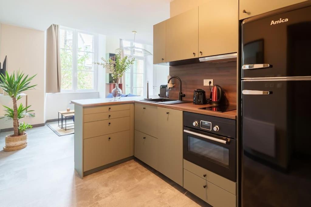 Appartement Lumineux Avec Cour Chaumont  Eksteriør billede