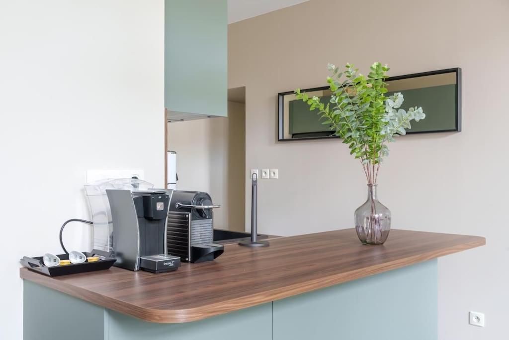 Appartement Lumineux Avec Cour Chaumont  Eksteriør billede