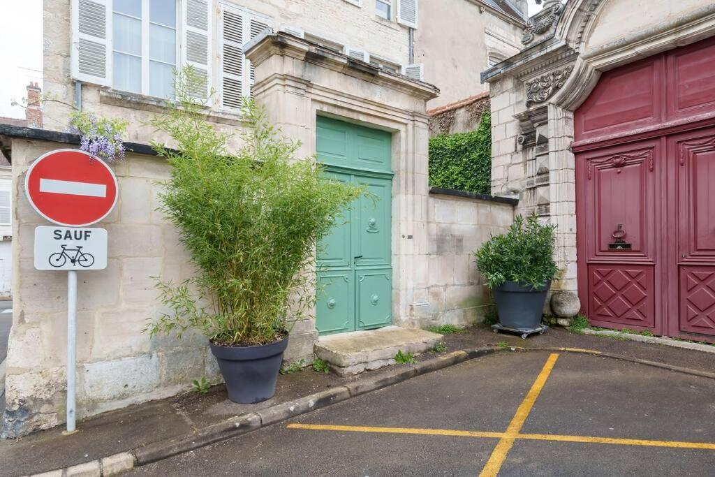 Appartement Lumineux Avec Cour Chaumont  Eksteriør billede